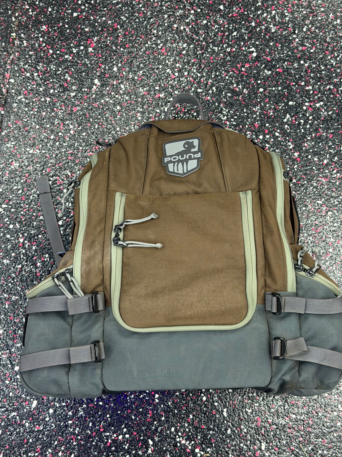 Used Pound Octo (Octothorpe) Disc Golf Backpack