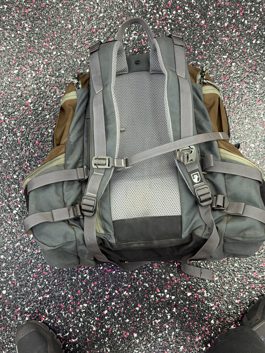 Used Pound Octo (Octothorpe) Disc Golf Backpack